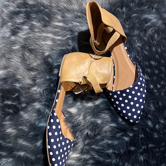 💙🤍Nwt Gorgeous Maurice’s open side ballet flat shoes size 11 - Picture 5 of 5